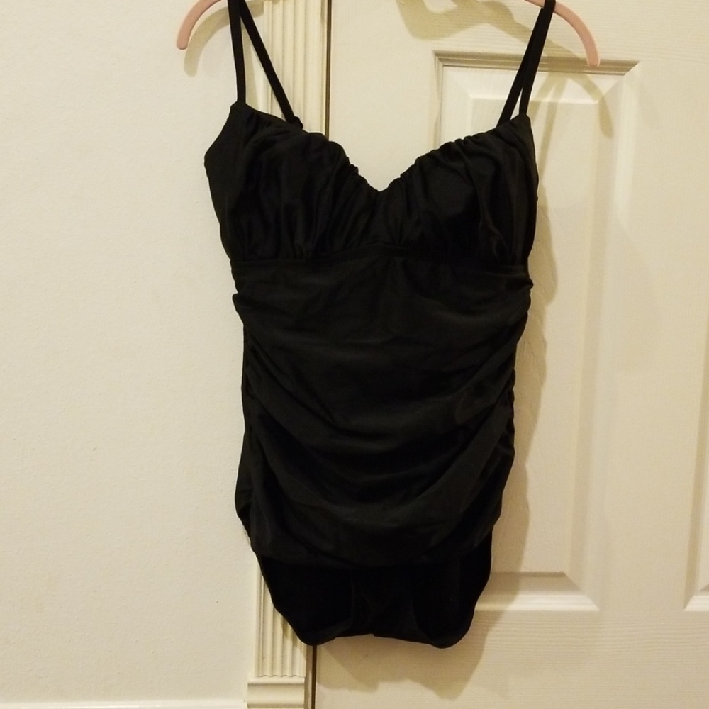 Black swim suit